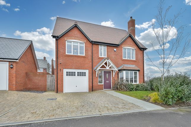 4 bed detached house