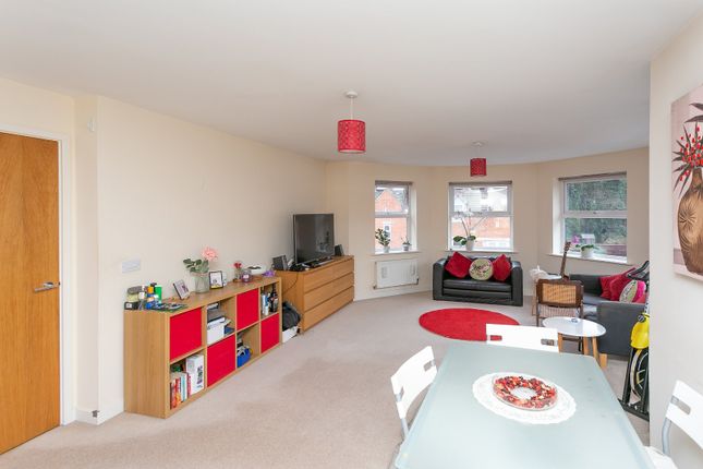 Walton Road, Bushey, Hertfordshire, WD23 2 bed apartment for sale