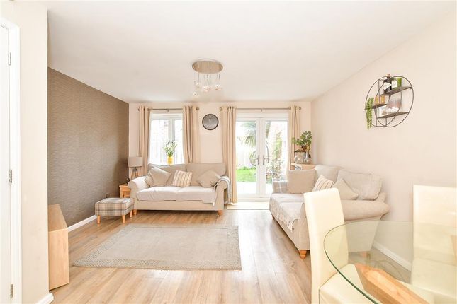 3 bed end terrace house