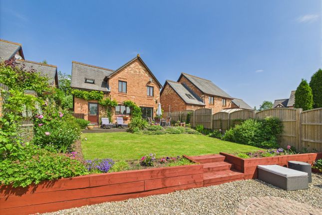 4 bed detached house