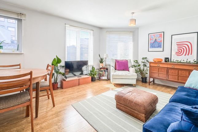 Doudney Court, William Street... 2 bed flat for sale