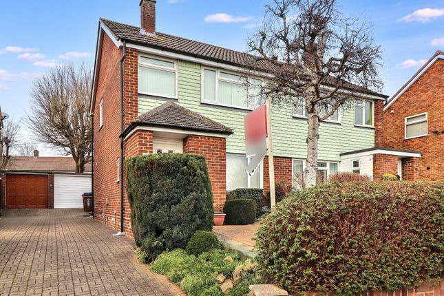 Waverley Close, Stevenage... 3 bed semi