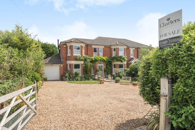 St. Marys Road, Netley Abbey... 4 bed semi