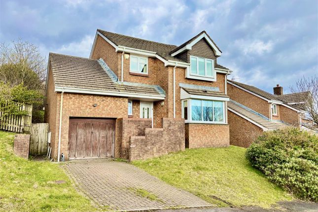 4 bed detached house