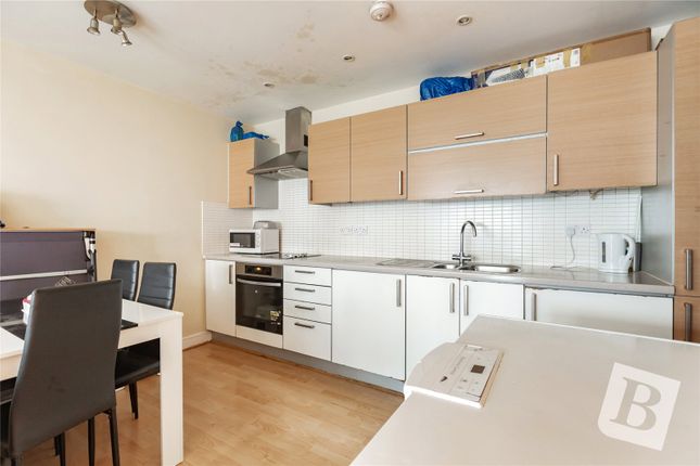 Riverside Close, Romford, RM1 2 bed apartment for sale