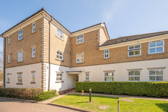 Great North Way, Mill Hill, London, NW4 2 bed flat for sale