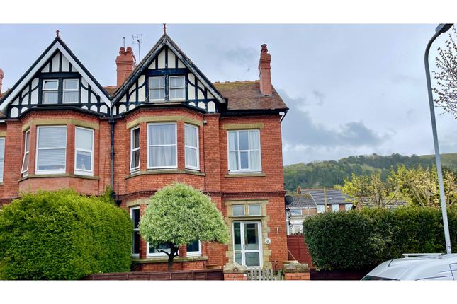 6 bed semi-detached house