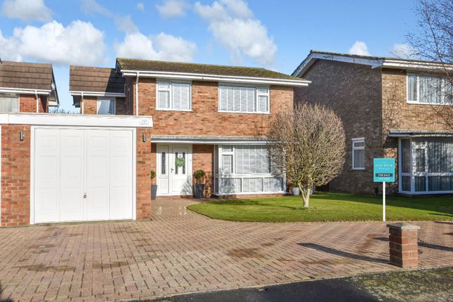 Raphael Drive, Shoeburyness, Essex, SS3 4 bed detached house for sale