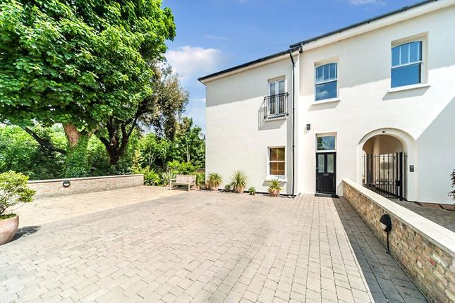 Baldwyns Mansion, Bexley Park, Kent, DA2 2 bed semi