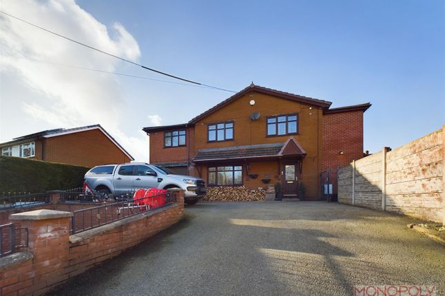 5 bed detached house