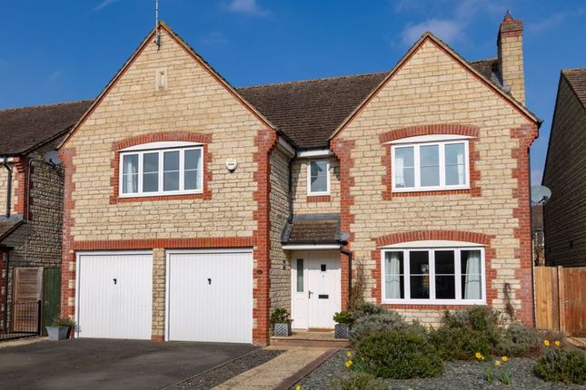 5 bed detached house