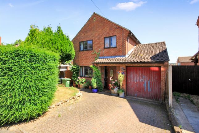 3 bed detached house