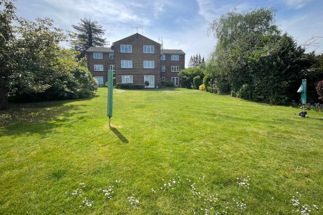 Bath Road, Maidenhead SL6 1 bed apartment for sale