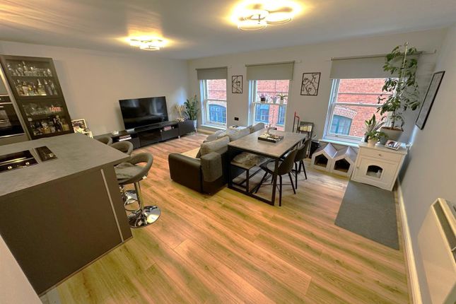 High Street, Aldershot 2 bed apartment for sale