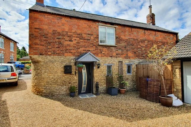 3 bed link detached house