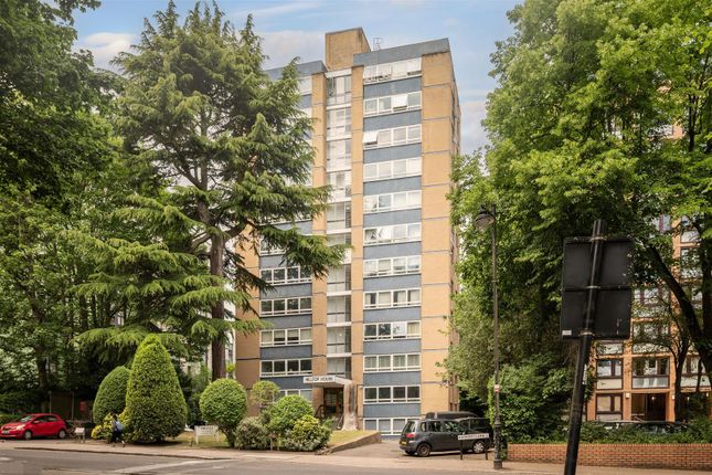 Studio flat for sale