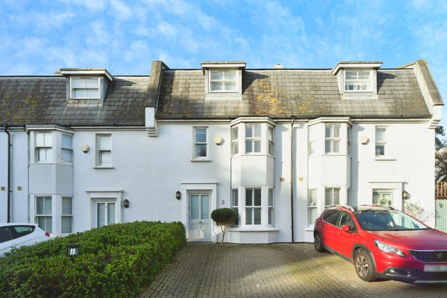 3 bedroom mews property for sale