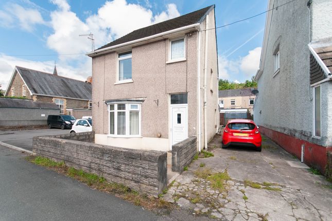 Swanfield, Ystalyfera, Swansea 3 bed detached house for sale