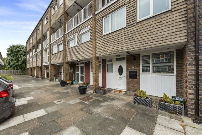 Riverpark Gardens, Bromley, BR2 2 bed apartment for sale