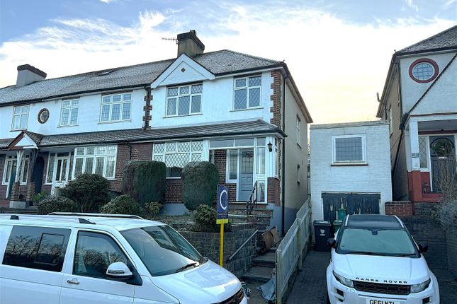 Shendish Edge, Hemel Hempstead HP3 3 bed end of terrace house for sale