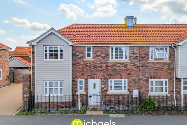 Oaklands, Parsons Heath, Colchester, CO4 2 bed end of terrace house for sale