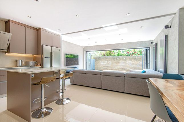 Milligan Street, London E14 3 bed end of terrace house for sale