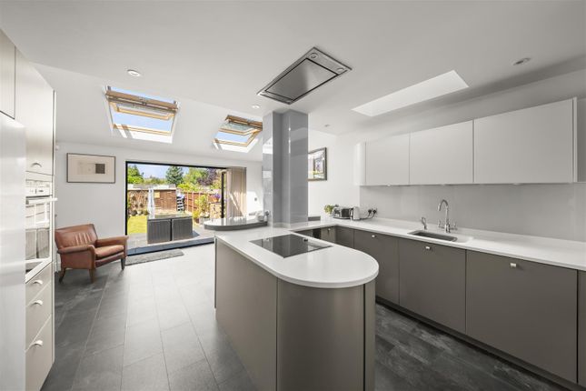 4 bed property