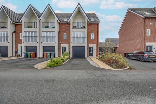 5 bed town house