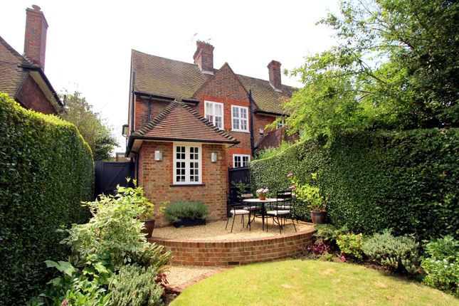2 bedroom semi-detached house for sale