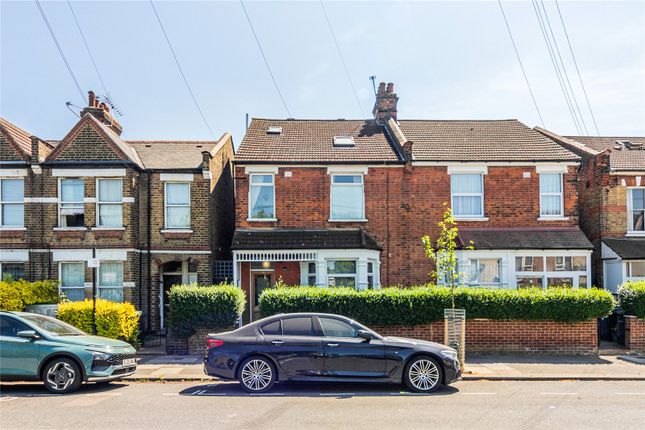 Park Road, London, N11 3 bed apartment for sale