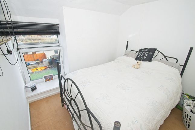 2 bed end terrace house