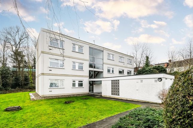 Hornbeam Road, Buckhurst Hill 3 bed flat for sale