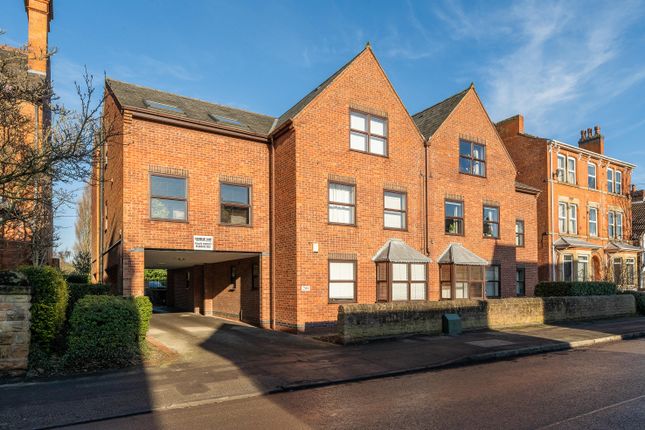 Studio flat for sale