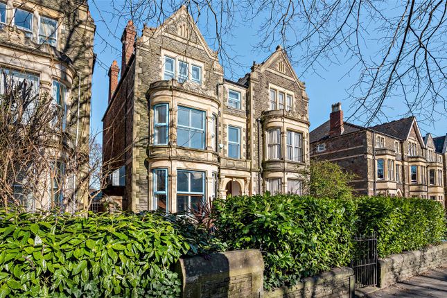 5 bed semi-detached house