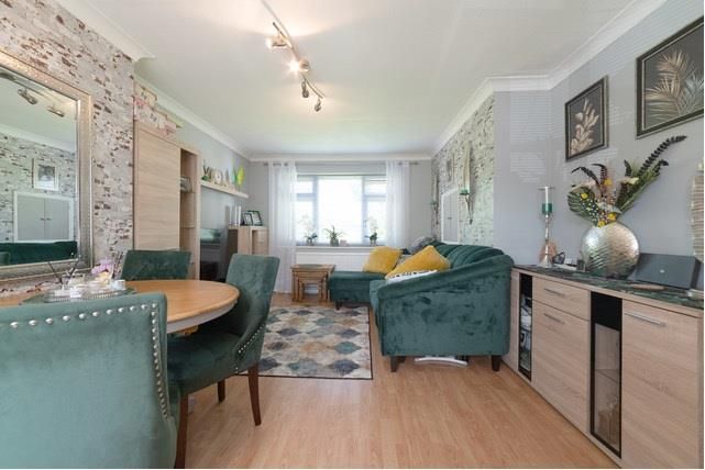 Gladeside, London, N21 2 bed apartment for sale