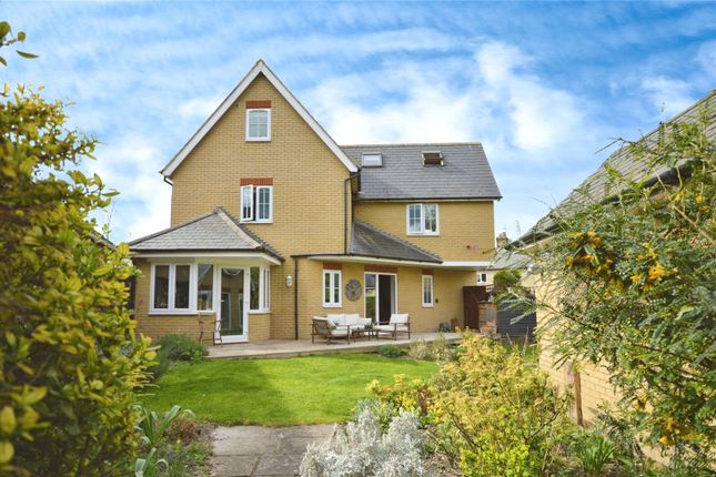 5 bed detached house