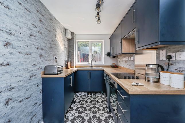 2 bedroom semi-detached house for sale