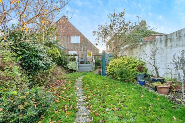 2 bedroom semi-detached house for sale