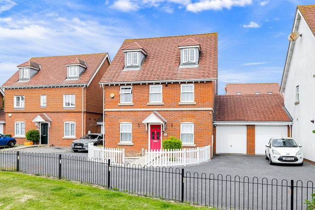 Trunley Way, Hawkinge, Folkestone, CT18 5 bed detached house for sale