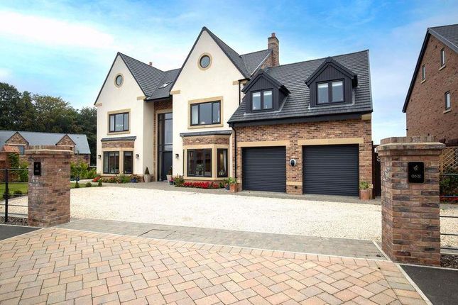 5 bedroom detached house for sale