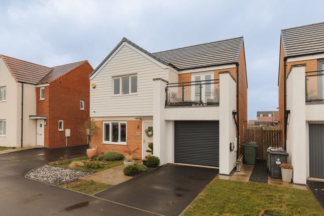 4 bed detached house