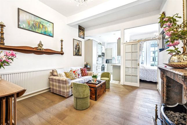 Chiswick High Road, London, W4 1 bed apartment for sale