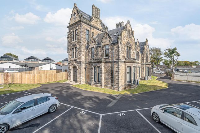 Forth Park Crescent, Kirkcaldy 2 bed flat for sale