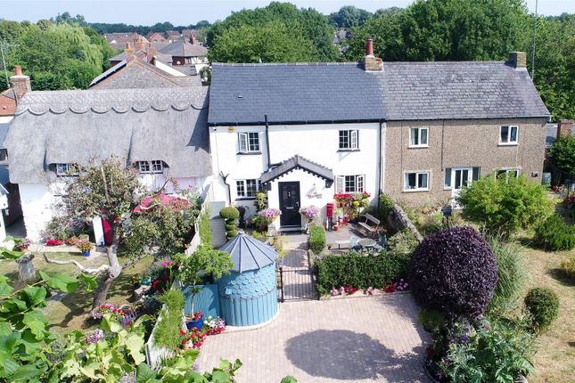 Vicarage Road, Bradwell, Milton Keynes 3 bed house for sale