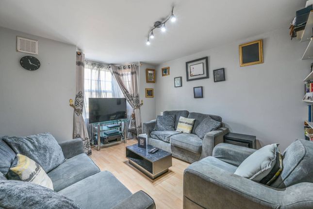 3 bedroom flat for sale