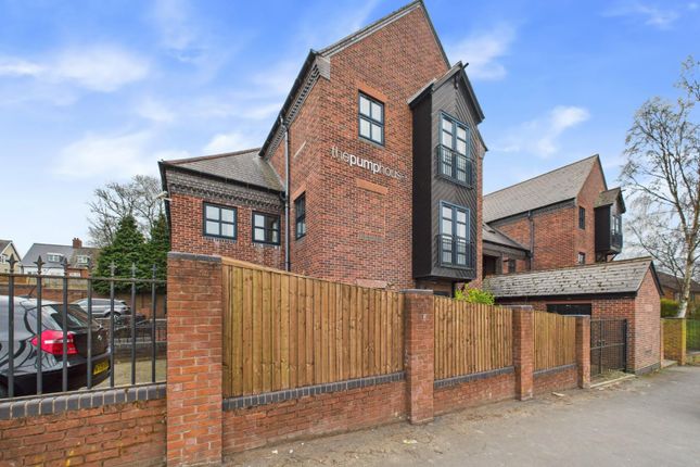 Stourbridge Road, Stourbridge, DY9 7BX 2 bed apartment for sale