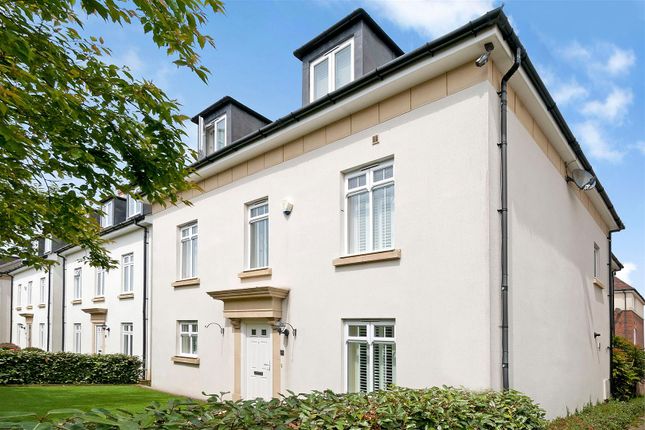 Braeburn Way, Kings Hill, ME19 4EA 5 bed detached house for sale