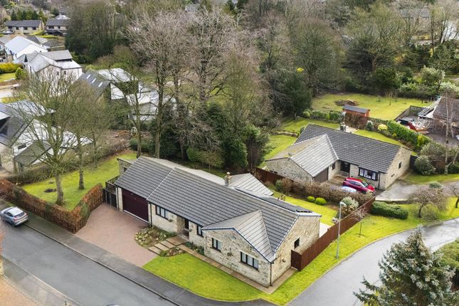 Inglewood Avenue, Huddersfield HD2 4 bed detached bungalow for sale