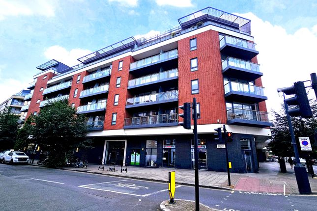Worcester Point, Central Street... 1 bed apartment for sale