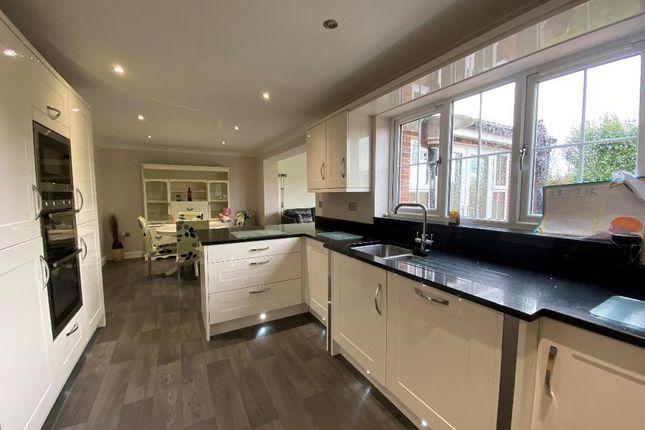 Apple Leaf Lane, Barton, DN18 5GP 6 bed detached house for sale